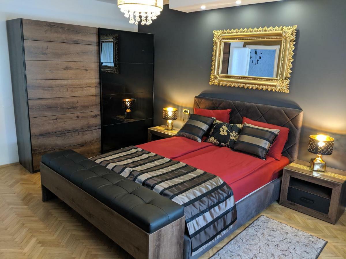 Golden Mirror Apartment Novi Sad Exterior photo